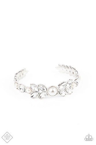 Regal Reminiscence Armband weiß von Paparazzi - Bild 2 von 2