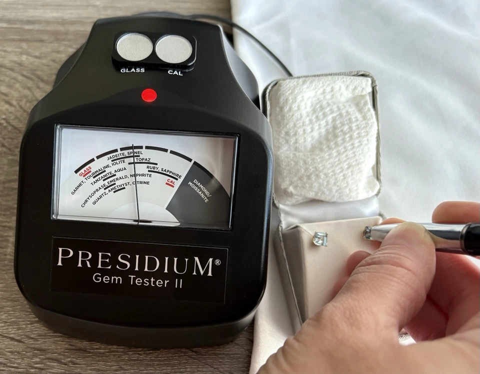 Brincos quadrados vintage de ouro amarelo 14K criados em laboratório espinélio azul 5mmX5mm - Imagem 2 de 4