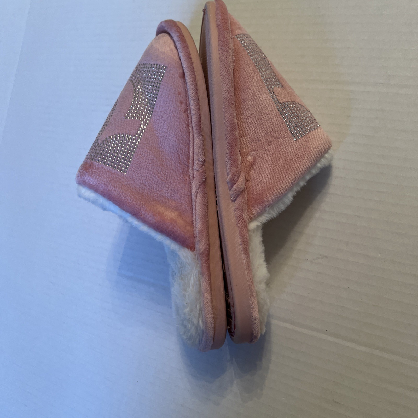 True Religion Sz S ( 5-6 ) Pink Slide Slipper Sandals Faux Fur   thumbnail 4