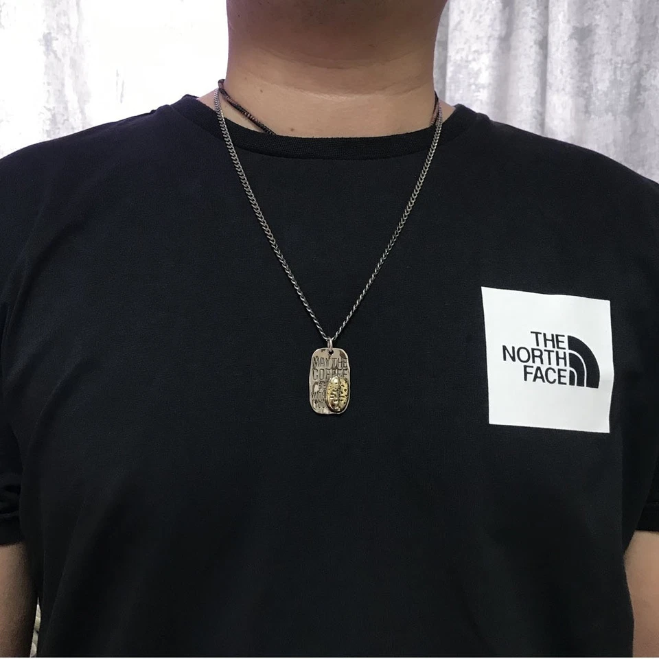 Colgante de plata y latón S925 May The Coffee Be With You etiqueta de perro grano de café encanto Foto 3 de 4