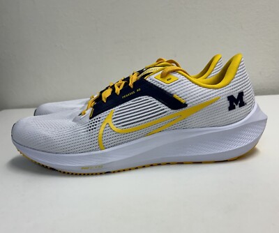 Nike Air Zoom Pegasus 40 Men Sz 11.5 Michigan Wolverines Running Shoe DZ6001-100