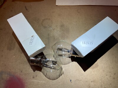 Volvo PV / Duett 6 Volt Headlight Bulbs #182035 - pair