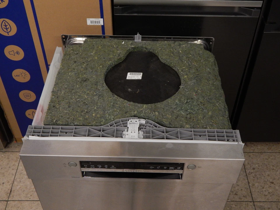 Bosch Unterbaugeschirrspüler Serie 2, SMU2HVS20E, 14 Maßgedecke in Silber - Bild 2 von 4