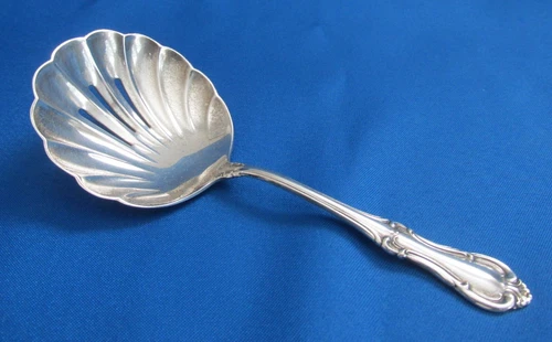 International Sterling Silver Joan of Arc Pierced Shell Bon Bon Spoon- No Mono