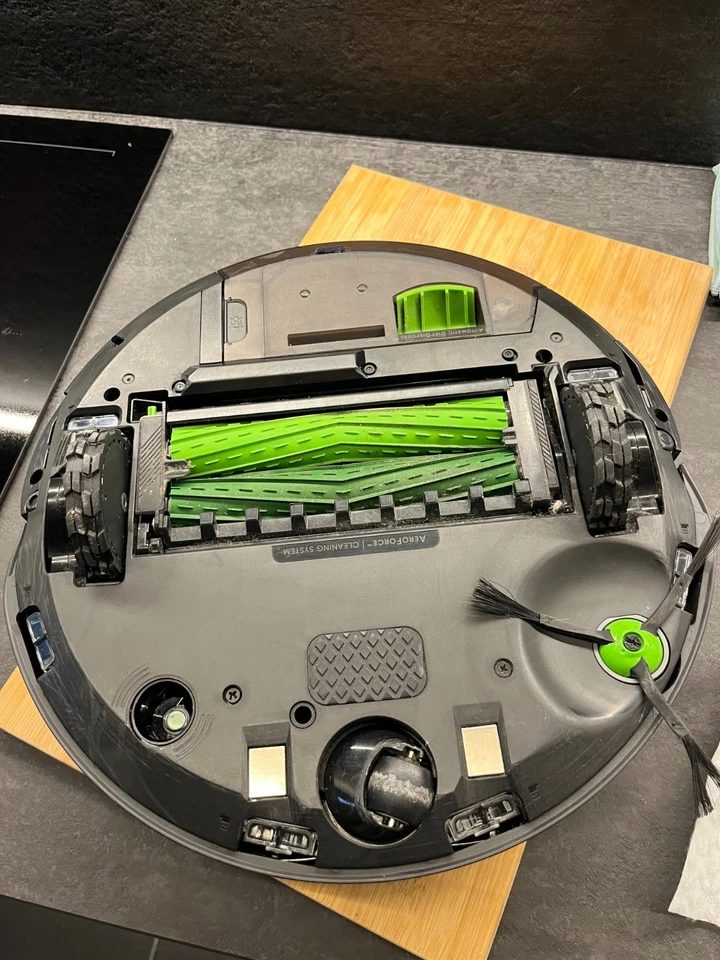 iRobot Roomba Combo j7 Aspirapolvere Lavapavimenti - Immagine 4 di 4