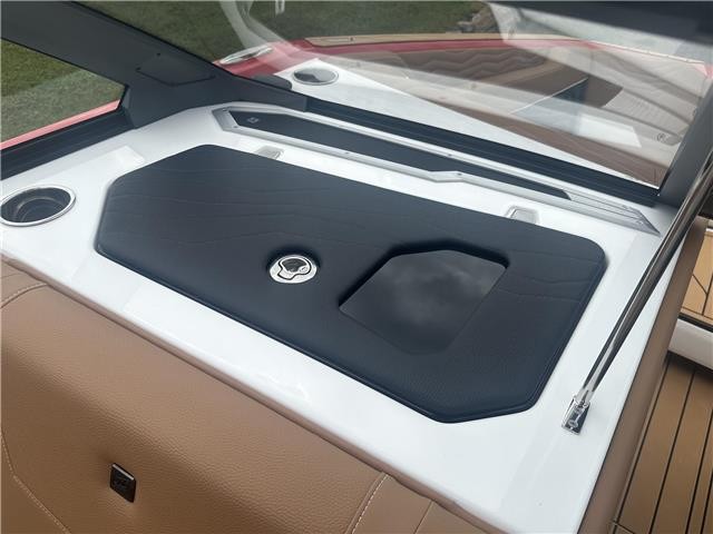 2025 Nautique G23  Victory Red