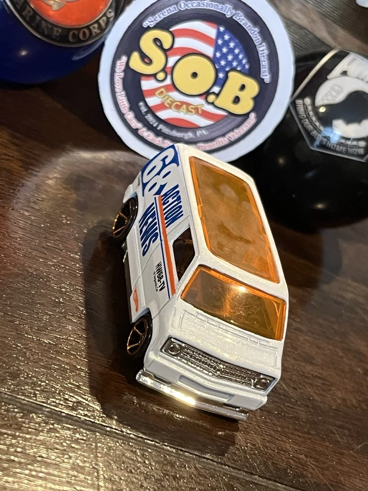 Hot Wheels 1977 Dodge Custom 68 News Van 1:64 White Diecast USED NM Condition - Image 4 of 4