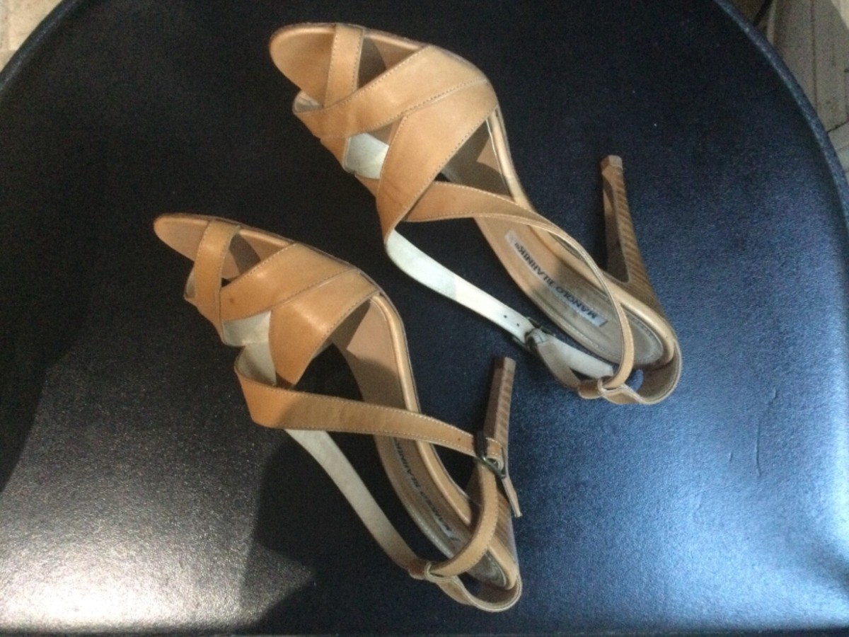 靴 MANOLO BLAHNIK 36 1/2 MANOLO BLAHNIK US 6 Slingback Pump Size 36 1/2 — Vicki's Secret
