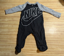 Nike Baby Boy Size 3 Months 100 Percent Cotton Black Swoosh Mitted Pajamas