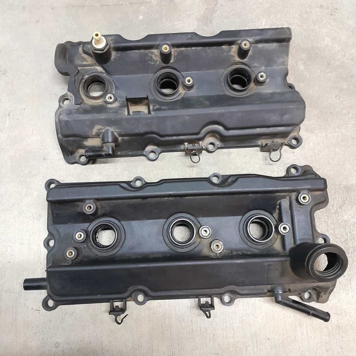 03-07 Nissan 350z Infiniti G35 VQ35DE Valve Cover Pair 13264-AM600