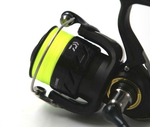Daiwa Crossfire Noir Gummifischcombo 2,44m 10-40g + Rôle 2500 Canne Spinning Set - Photo 5/6