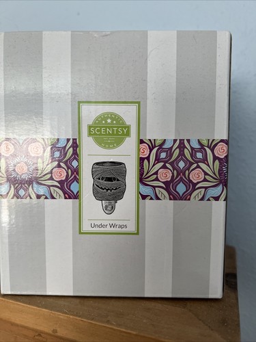 Scentsy Under Wraps Mummy Halloween Mini Wall Plug-In Wax Warmer New In Box