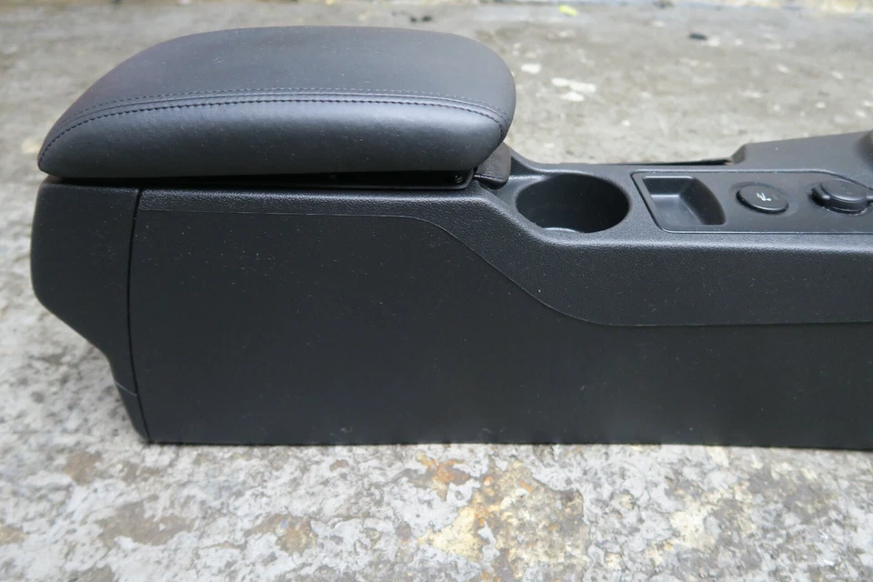 Peugeot RCZ 2013 3 puertas consola central central central reposabrazos portavasos YM14300477  Foto 2 de 4