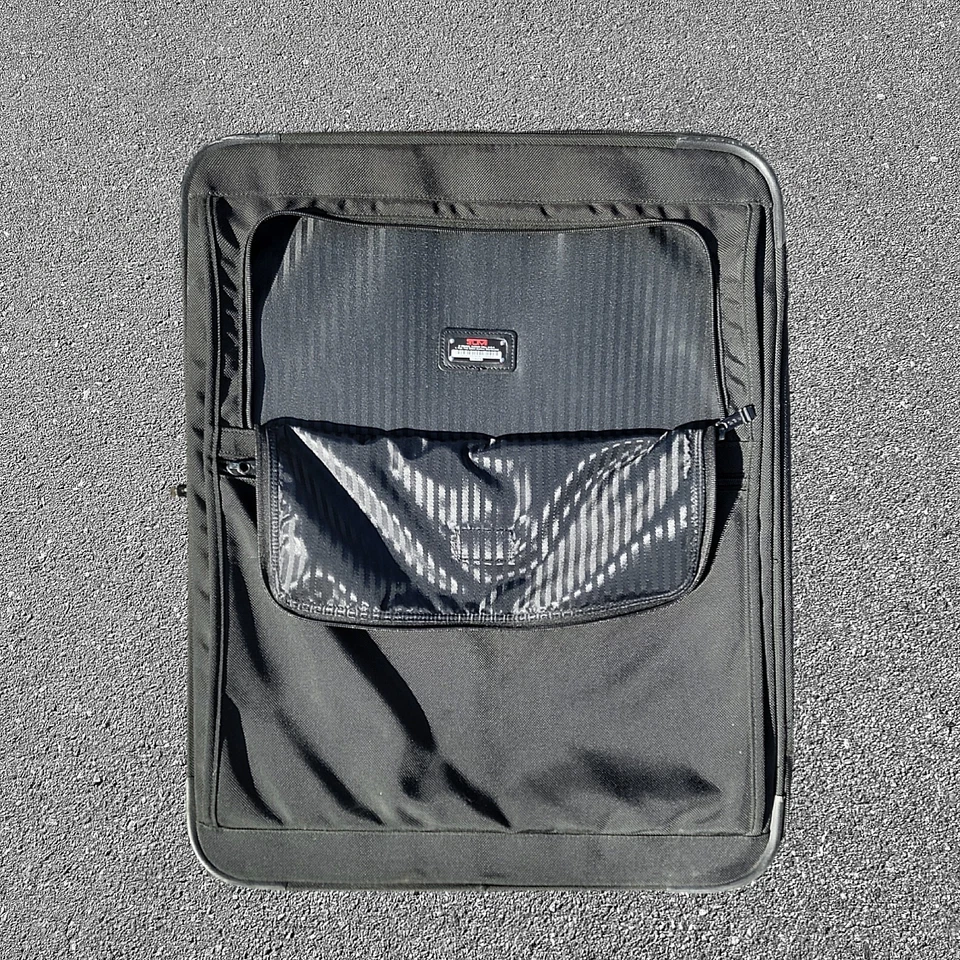 Equipaje con ruedas para ropa expandible de nailon balístico negro Tumi de 28" 2284D3 Foto 4 de 4