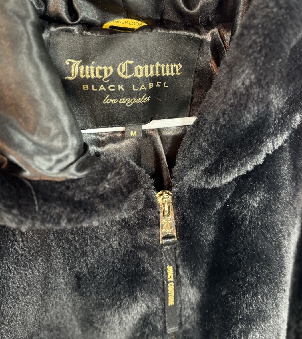最終値下げ！！JUICY COUTURE vintage ファージャケット ON HOLD Vintage Juicy Couture authentic white fox | Depop