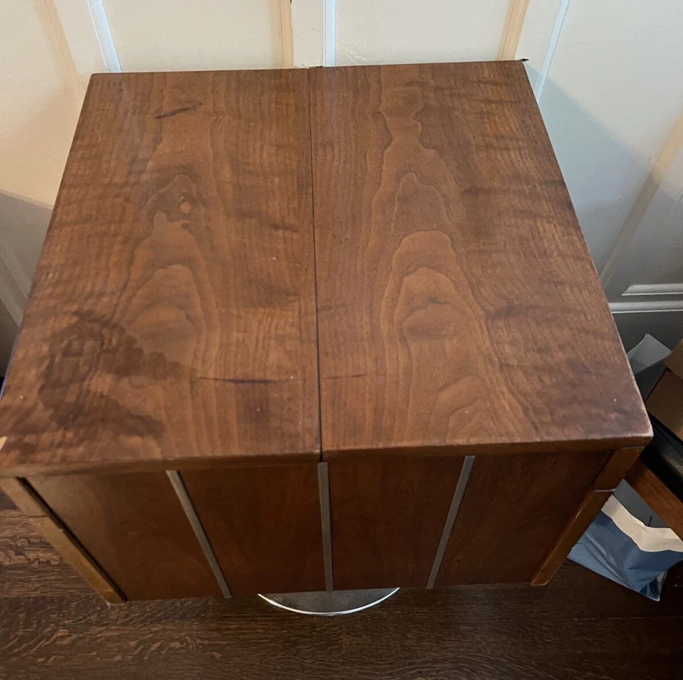 Art Deco Walnut - Square Pedastal Bar - Image 2 of 4