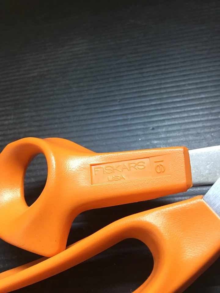 Vintage Fiskars Stainless Steel Pinking Share Scissors w/ Orange Handle USA Made - Image 3 of 4