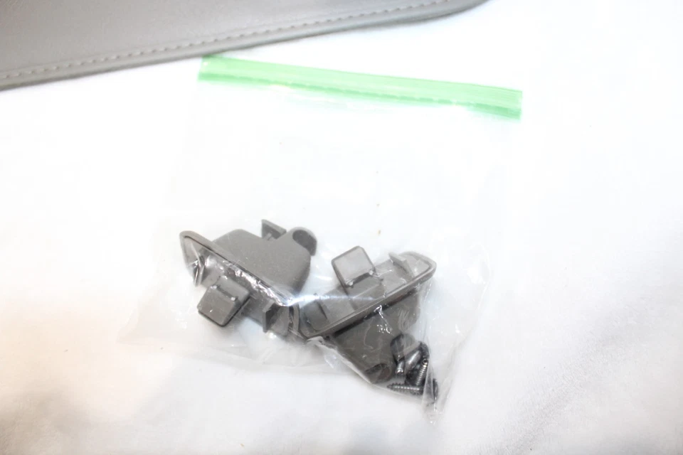 96-02 Chevy EXPRESS GMC SAVANA Parasol con Parasol CLIPS GRIS OSCURO LH Limpio Foto 4 de 4