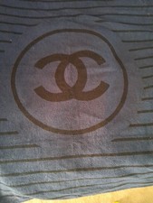 Telo mare Chanel VINTAGE Deep Navy super peluche con righe nere.  Nuovo!