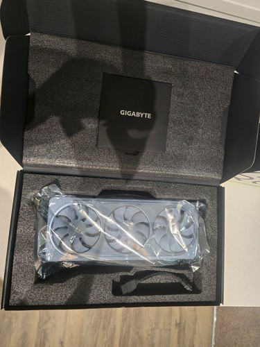 GIGABYTE GeForce RTX 4070 AERO OC 12GB GDDR6X Graphics Card - Bild 8 von 15