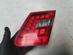 MERCEDES E-KLASSE W212 LIMOUSINE LAMPENCLIP RECHTS LED (au-20 17891)