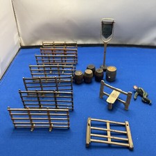 Miniature Model Hotel Sign/ Barrels-Lead Figure - Brown lead farm fences fencing