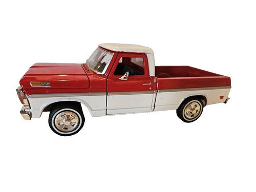 Modellino Diecast RAM 1500 Laramie 2019 Grigio Scala 1:27 - Motormax