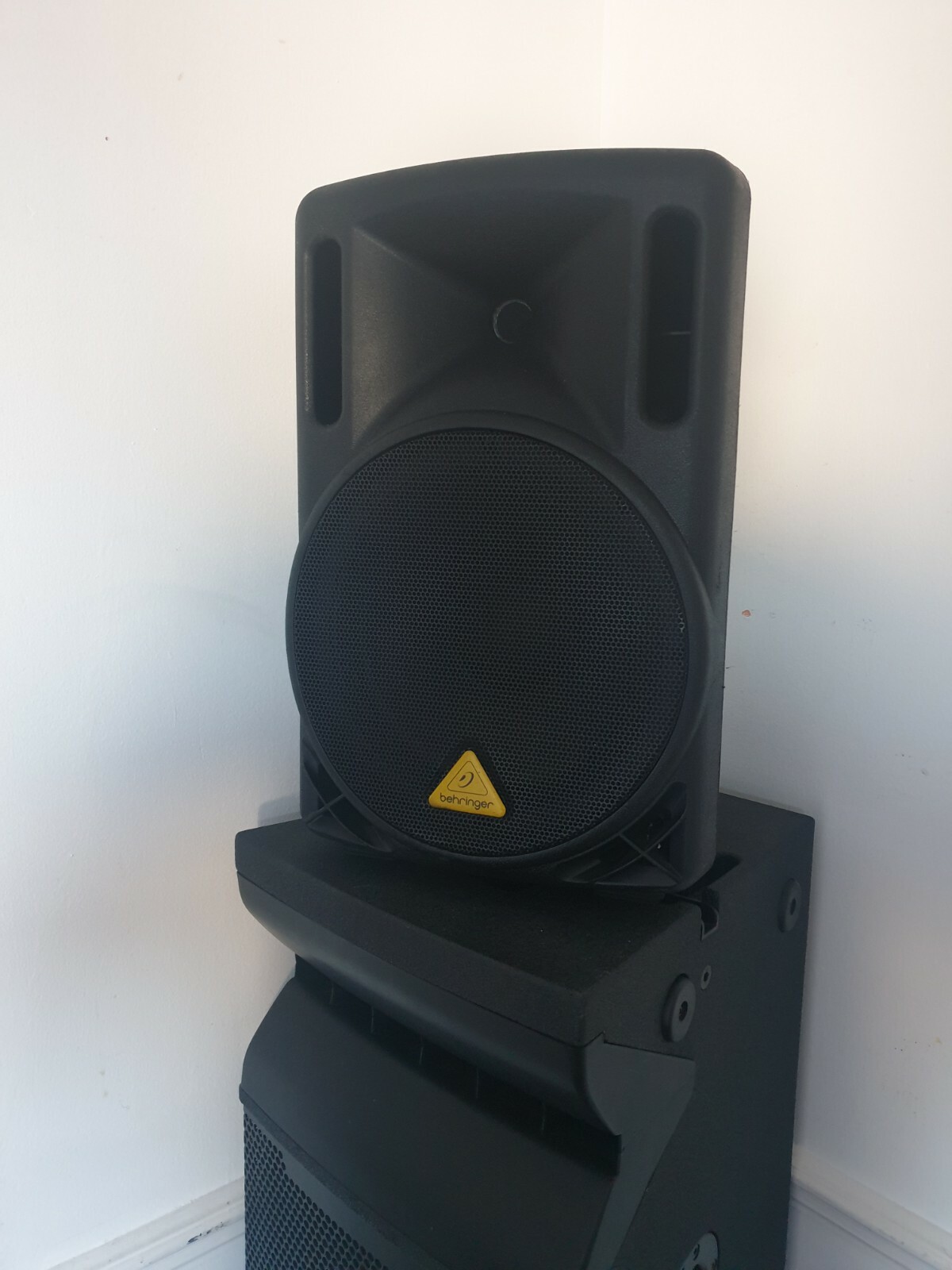 behringer eurolive b912neo