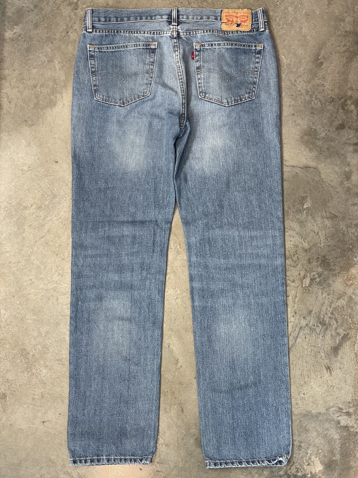 Levi’s 541 Athletic Taper Jeans Men 36x35 Medium Wash Blue Denim Cotton thumbnail 3