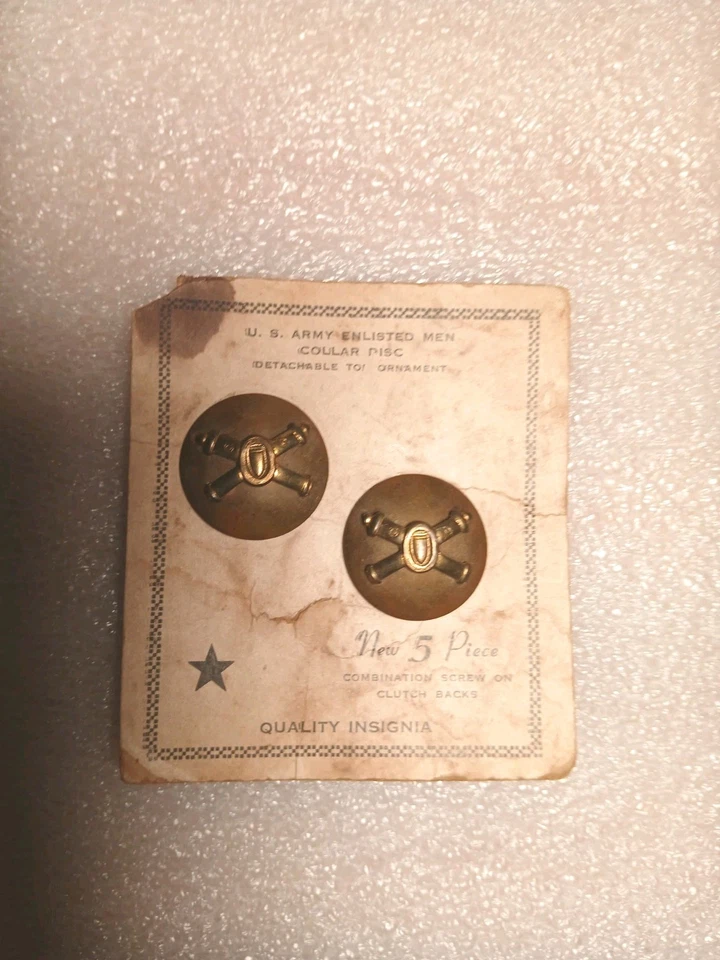 Vintage Lot of WWI and WWII Military Uniform Buttons 60-piece collection! - Image 2 of 4