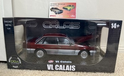 1:24 DDA Holden VL Calais Commodore Sedan 5.0 Litre V8 in Red / Silver #DDA702