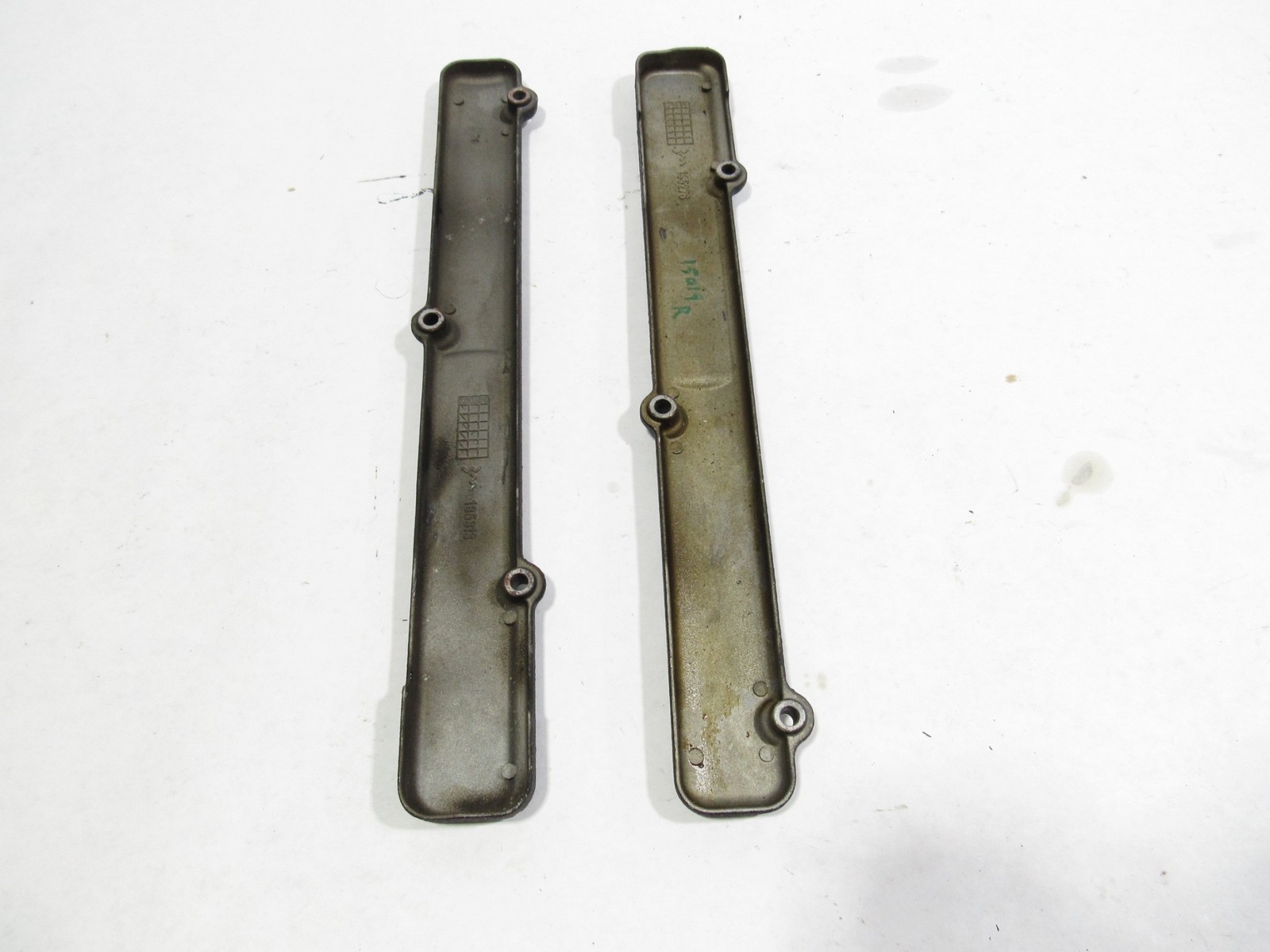 02-06 Maserati Coupe GT 2004 Left Right Engine Cylinder Head Cover Set 2 PCS ;