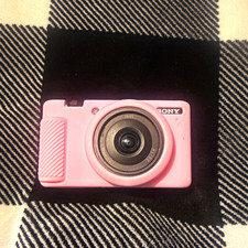 Sony Cyber-shot Compact Camera 20.1MP 4K Flip Screen f/1.8 Black/Pink