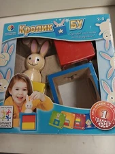 SmartGames Bunny Peek A Boo    RUSSIAN LANGUAGE EDITION