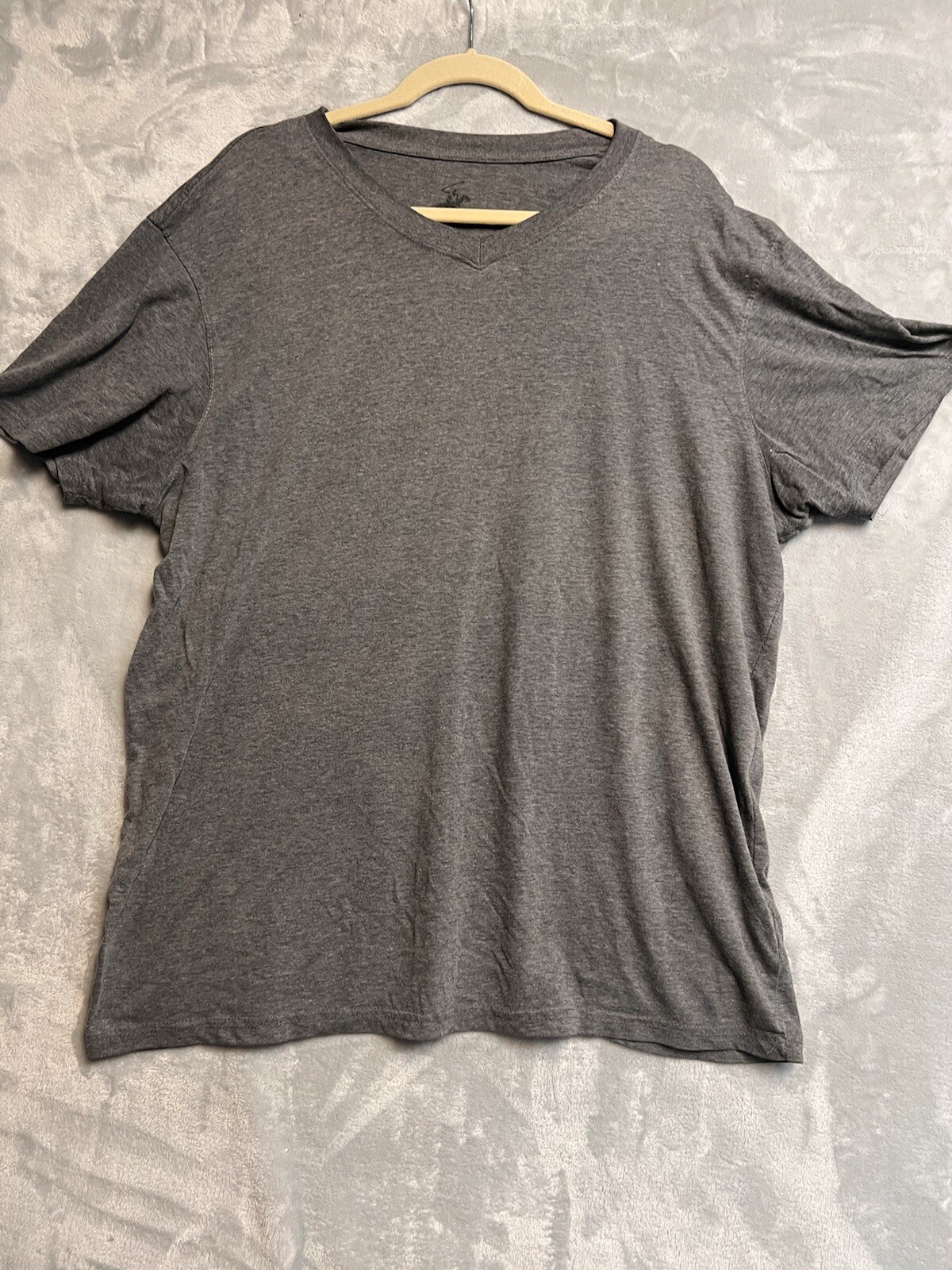 Beverly Hills Polo Club Gray V-Neck T-Shirt for Men Size XL