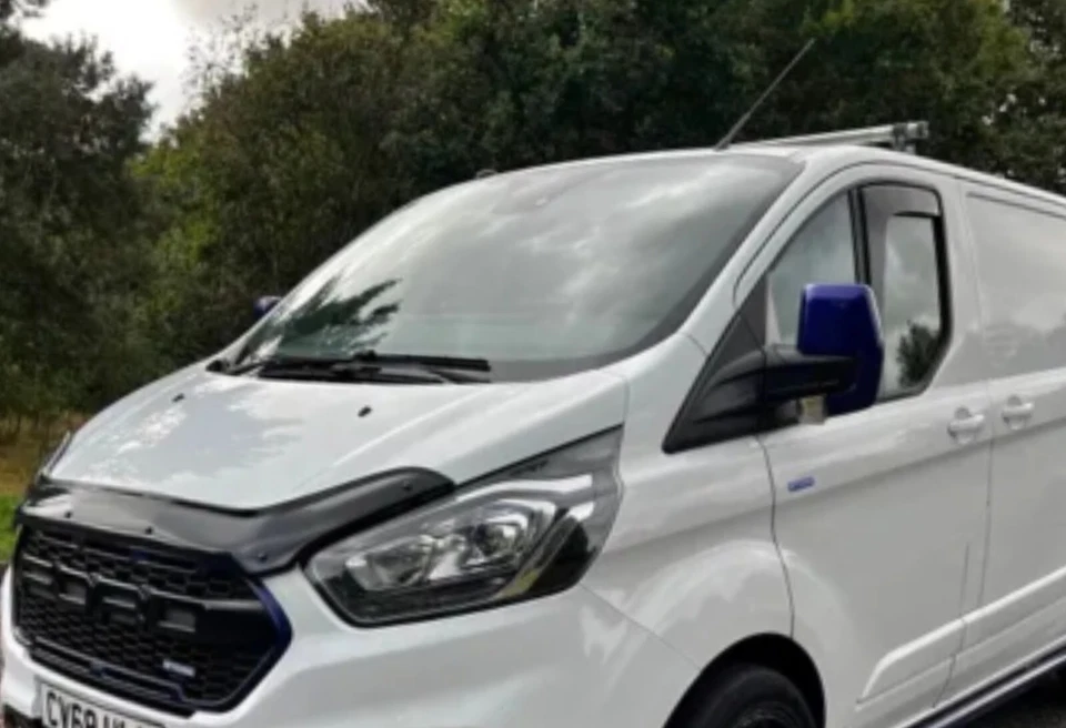 BONNET WIND STONE DEFLECTOR PROTECTOR GUARD FITS FORD TRANSIT CUSTOM 2018 - 2022 - Image 2 of 4