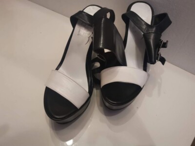 Alba Moda Sandaletten Schwarz-weiß