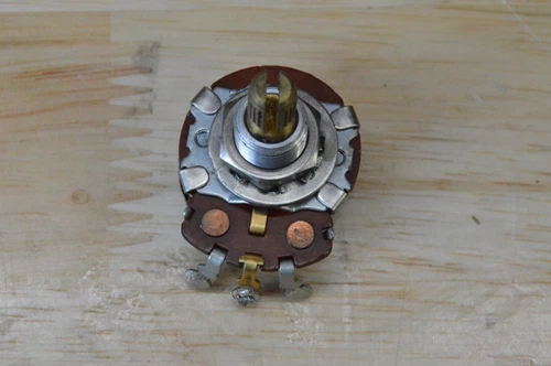 Vintage 1967 CTS 500k  Potentiometer 1376738  3/8 split shaft Gibson guitar