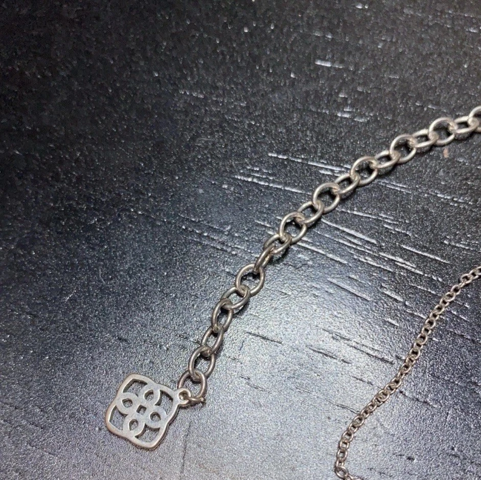 Collar Kendra Scott Elaina Ajustable Prehnita (Cura) Filigrana Tono Plata 18 Foto 4 de 4