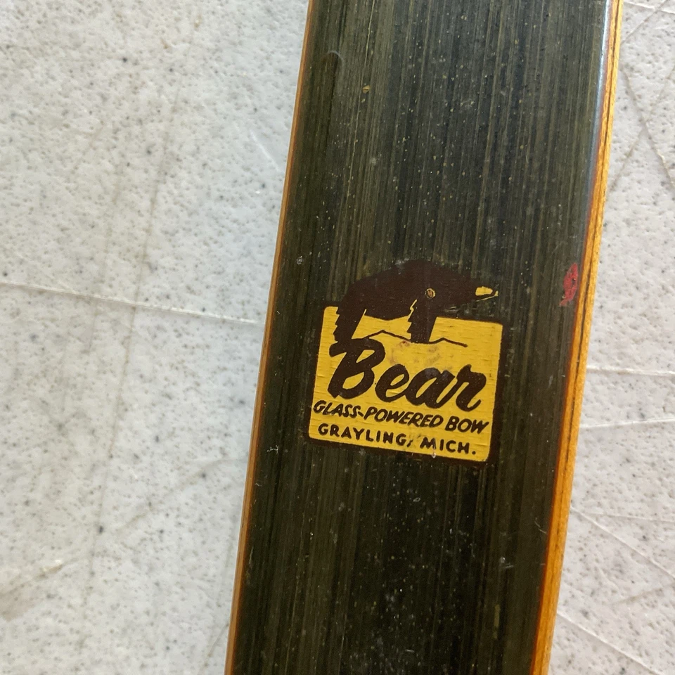 Bear Archery Glass Powered Cub Recurve Bow 58# 62” SJ938 - Image 3 of 4