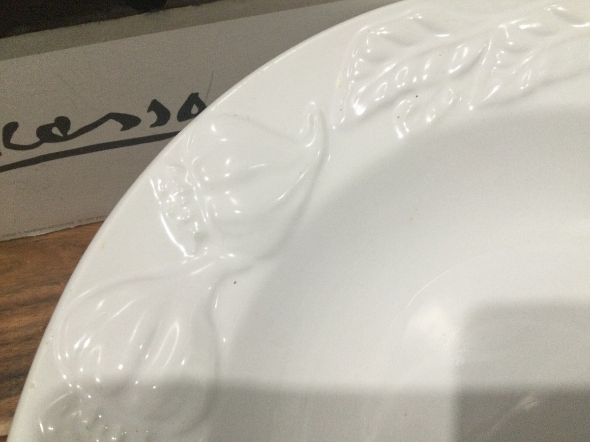 イタリア製の陶器WILLIAMS SONOMAパトリッツィエンボス皿 4枚セット Williams Sonoma Baroque 4 Dinner Plates White Cream Scallop