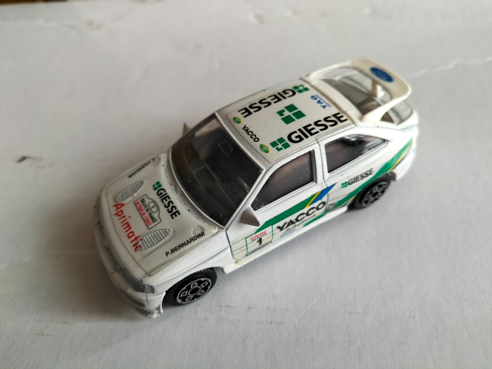 Foto 1 di 3