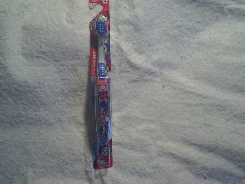 2011 TRANSFORMERS HASBRO COLGATE CHILDREN'S TOOTHBRUSH,Extra Soft ages 5+.