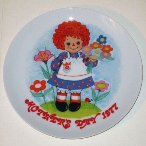 Vintage RAGGEDY ANN "Mother's Day 1977" SCHMID Porcelain Collector's Plate!