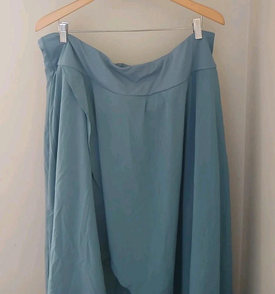 Maxi Falda Fluida Halara Breezeful Cintura Alta Dividida 2 en 1 Talla 3X Verde  Foto 2 de 4