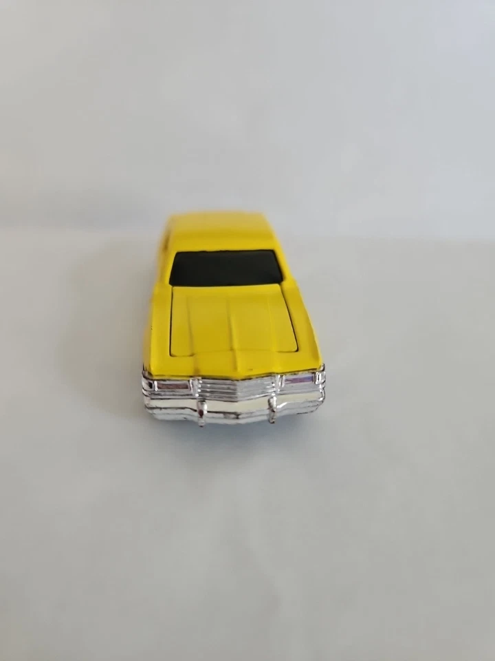 Corgi Dodge Magnum Vintage Rare Yellow - Image 4 of 4