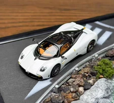 LCD 1:64 White Black Top Utopia Racing Sports Model Diecast Metal Car