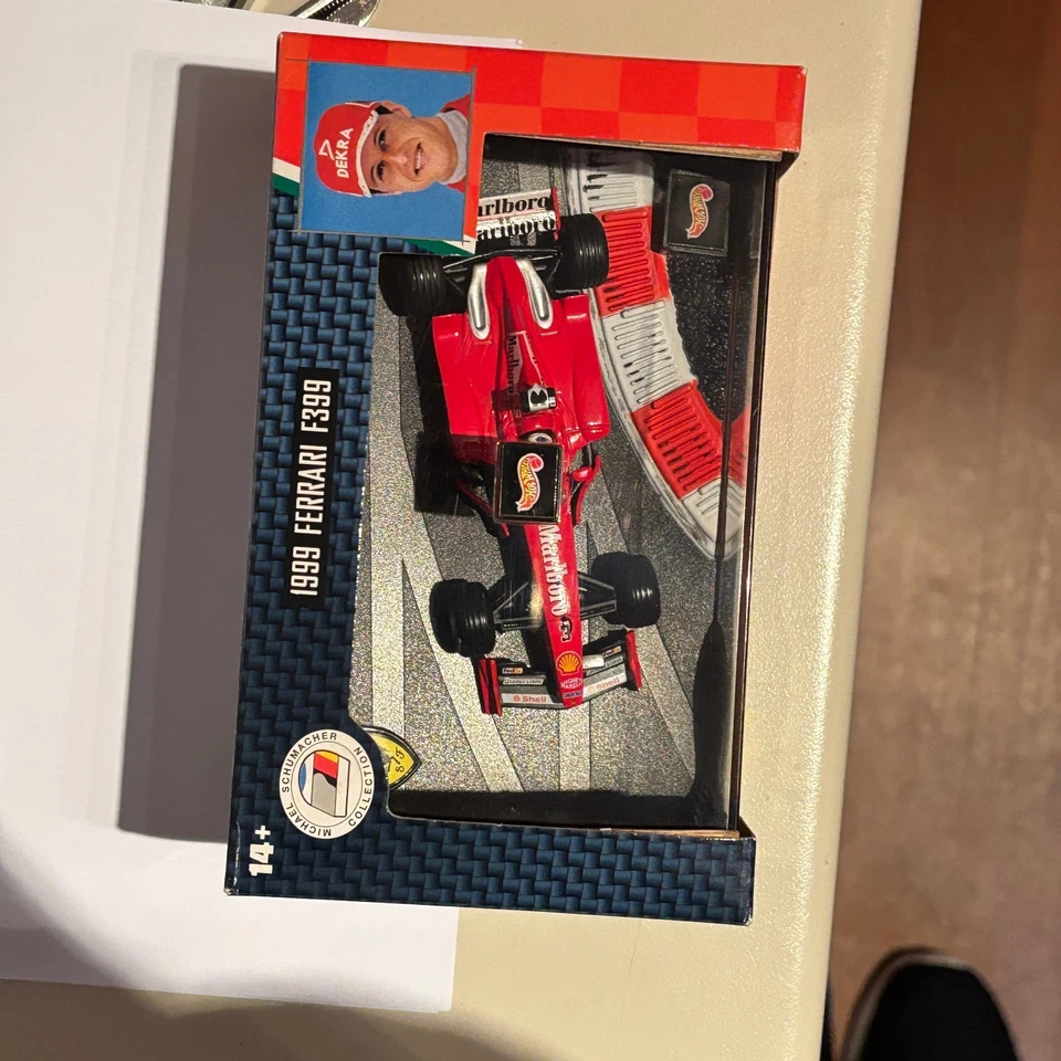 F1 1/43 Ferrari F388 marlboro Michael Schumacher - Photo 3/4