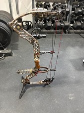 Mathews Z7, 70lb, 27in draw, matching quiver, and matching stabilizer