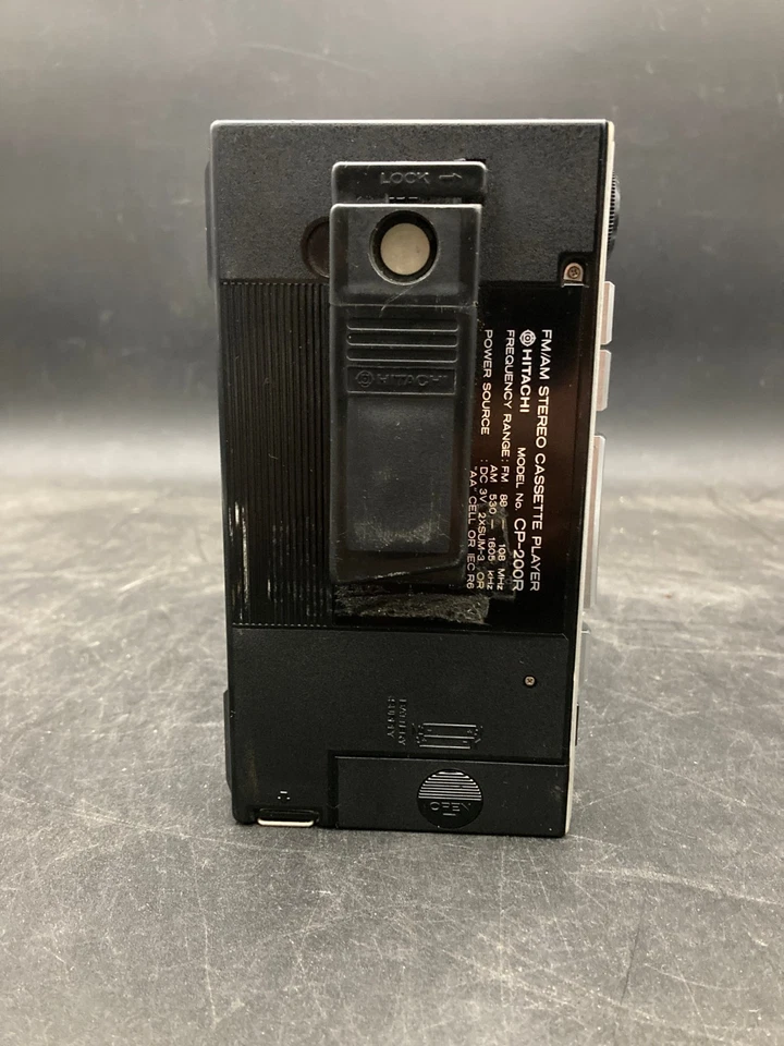 Reproductor de casete/am/amm Hitachi CP-200R de colección enciende necesita funcionar como está Foto 2 de 4